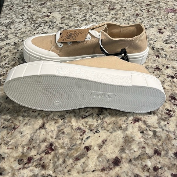 Mad Love Fran Lace Up Green Canvas Sneaker Thick Soles Casual Shoe Women’s SZ 11 - Picture 4 of 4